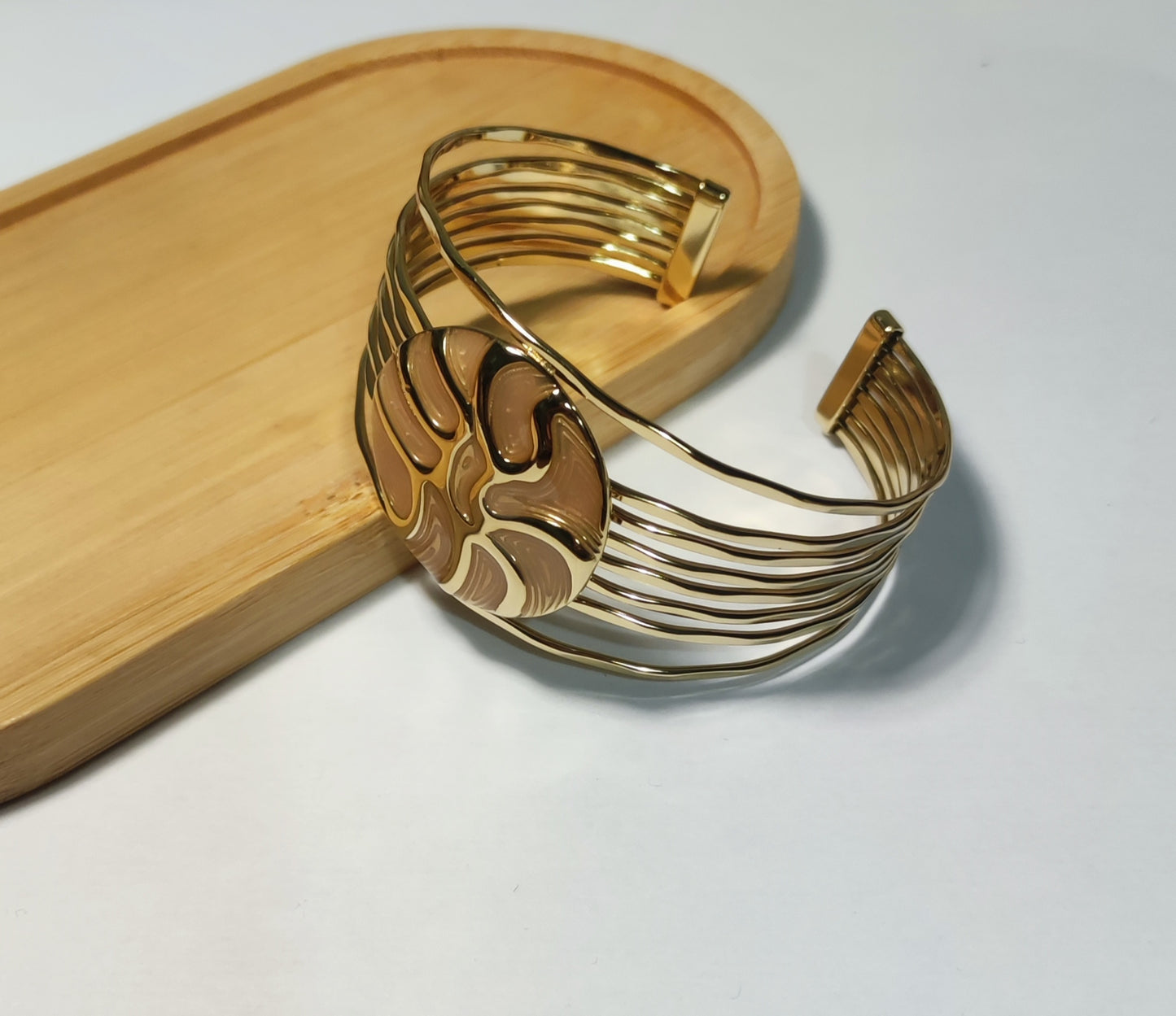 Manchette Dorée Fine et Délicate - Rêve de Rose