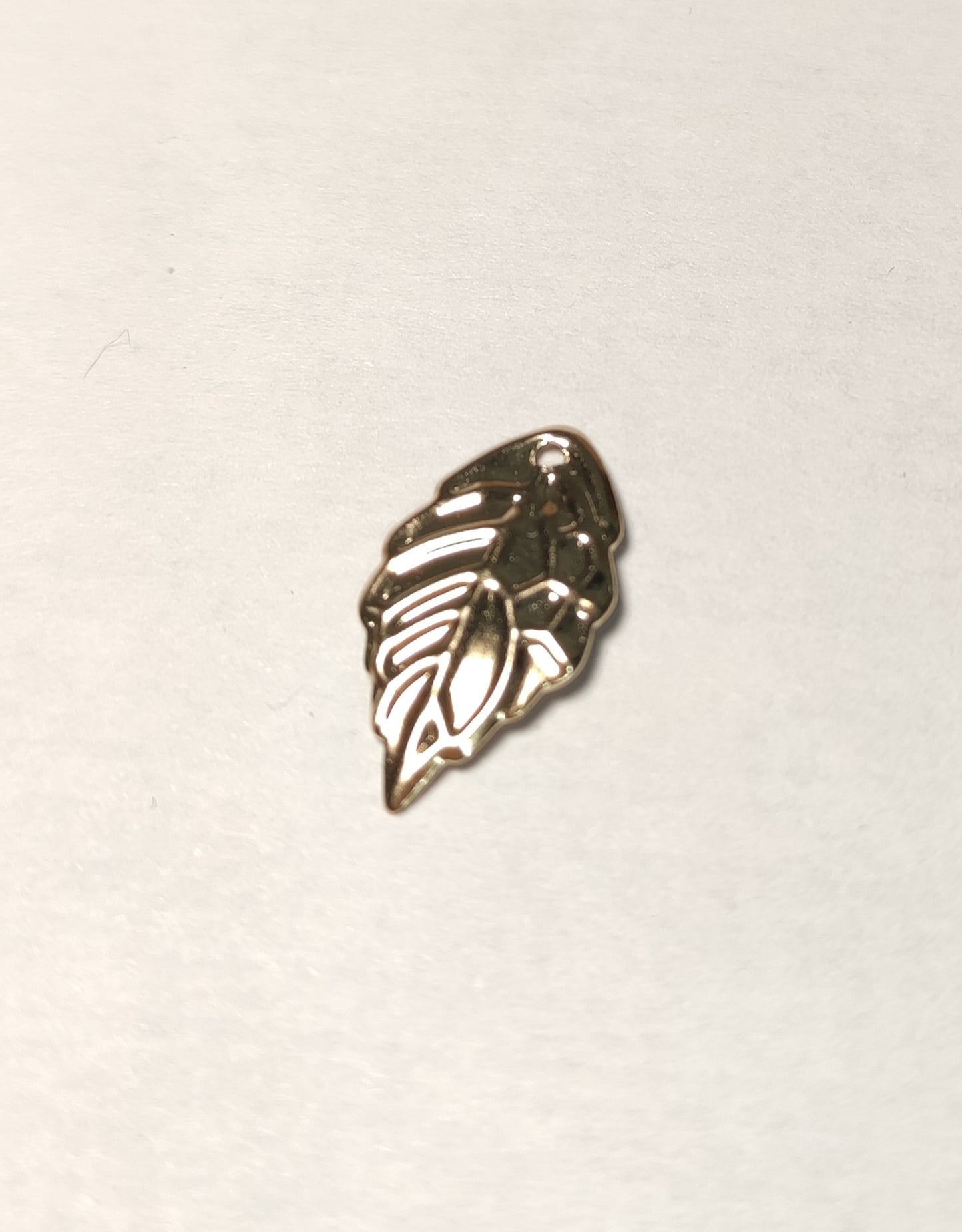 Charms feuille fine dorée