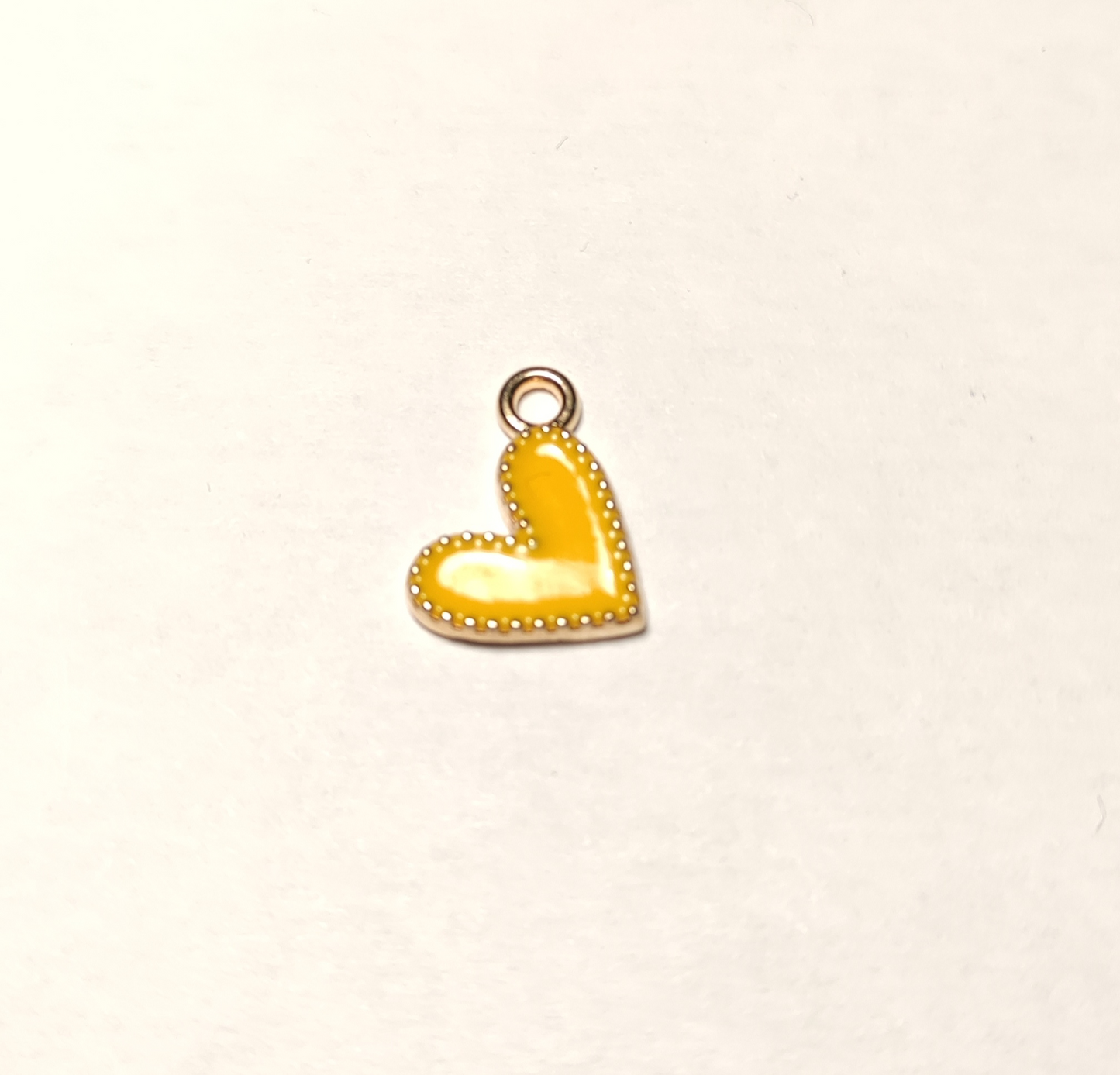 Charms coeur jaune