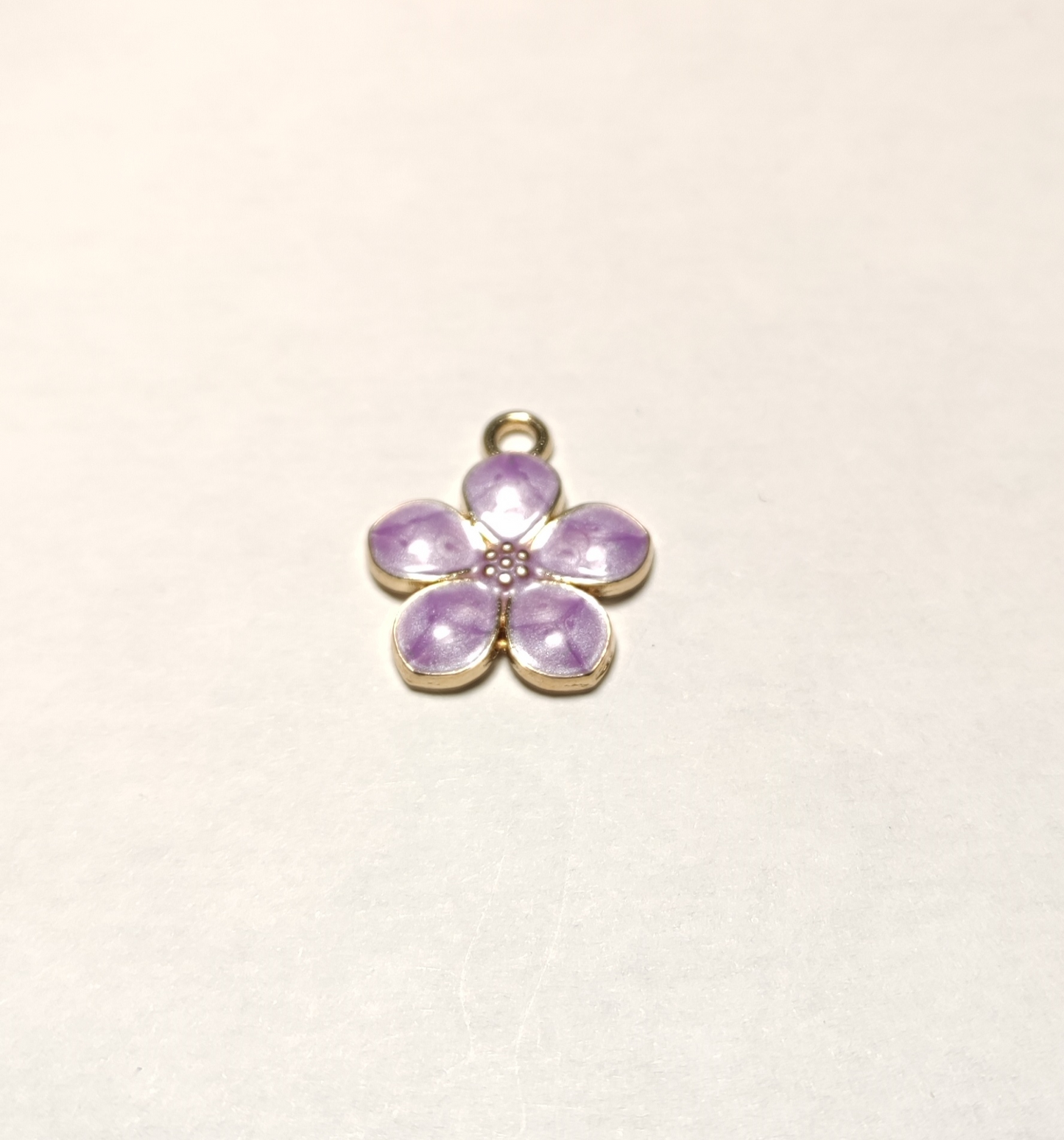 Charms fleur colorée violet
