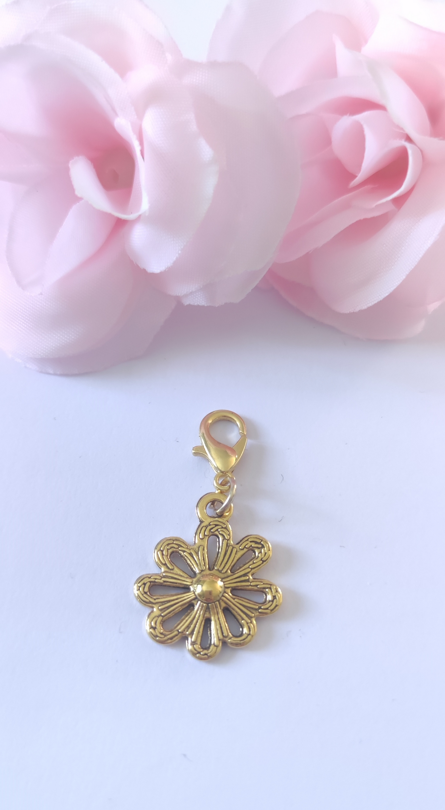 Charm fleur avec fermoir