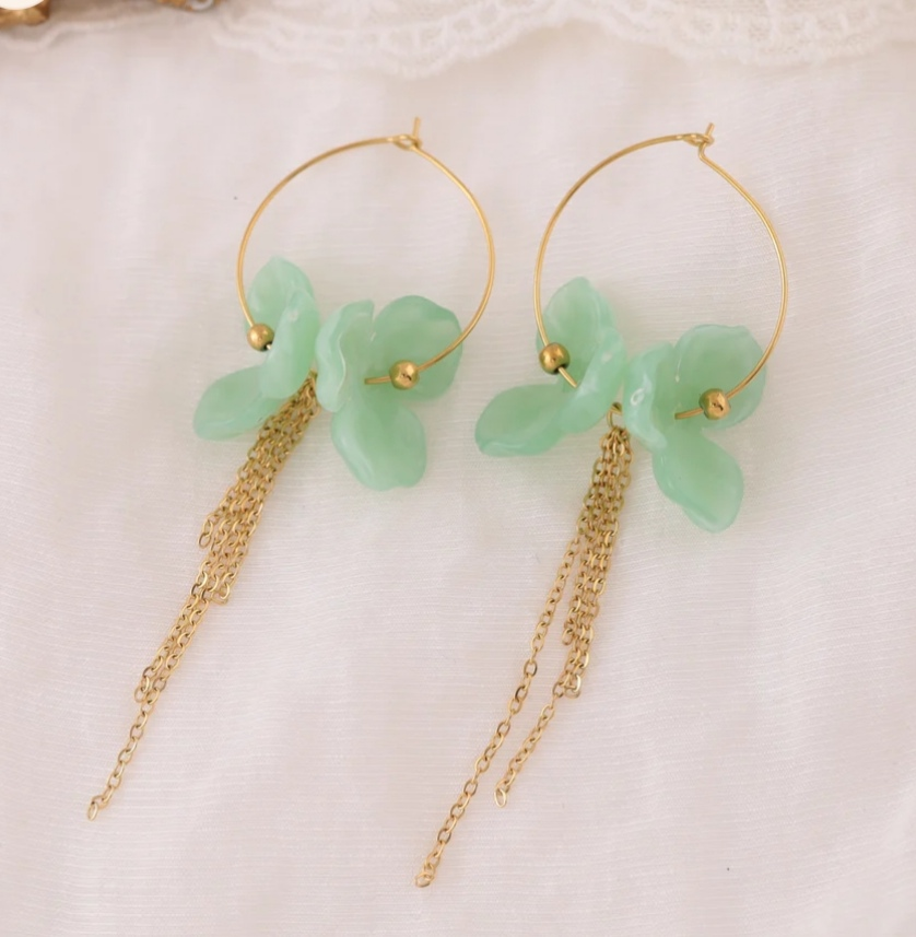 Boucles d'Oreilles Dorées Fleur Verte Résine - Rêve de Rose