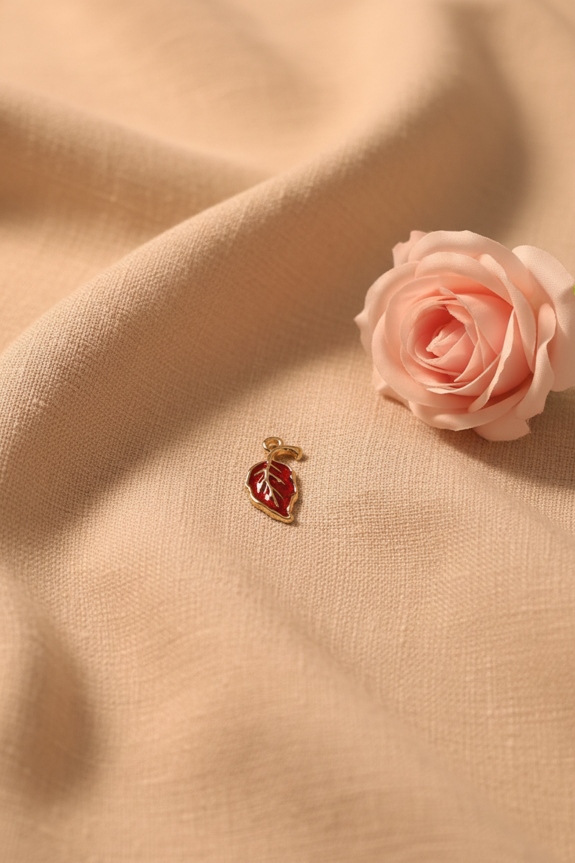 Charms feuille rouge