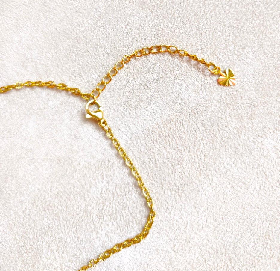 Fermoir Collier chaîne fine avec pendentif pierre vert eau en forme de goutte - Rêve de Rose