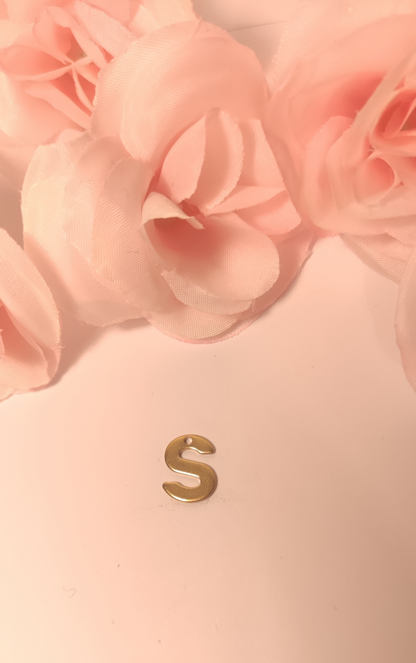 Charms lettre dorée S