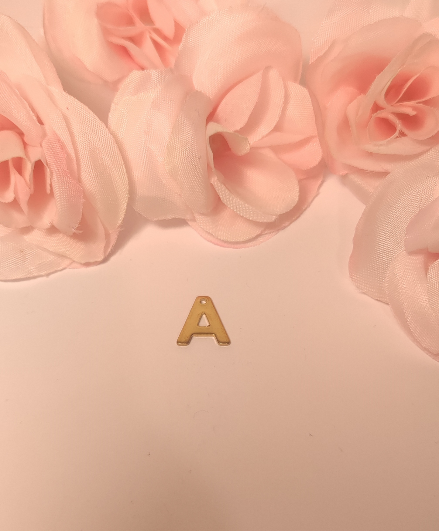 Charms lettre dorée A