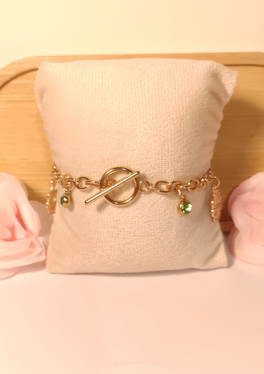 Bracelet Doré Charms Floraux et Pierres Vertes - Rêve de Rose