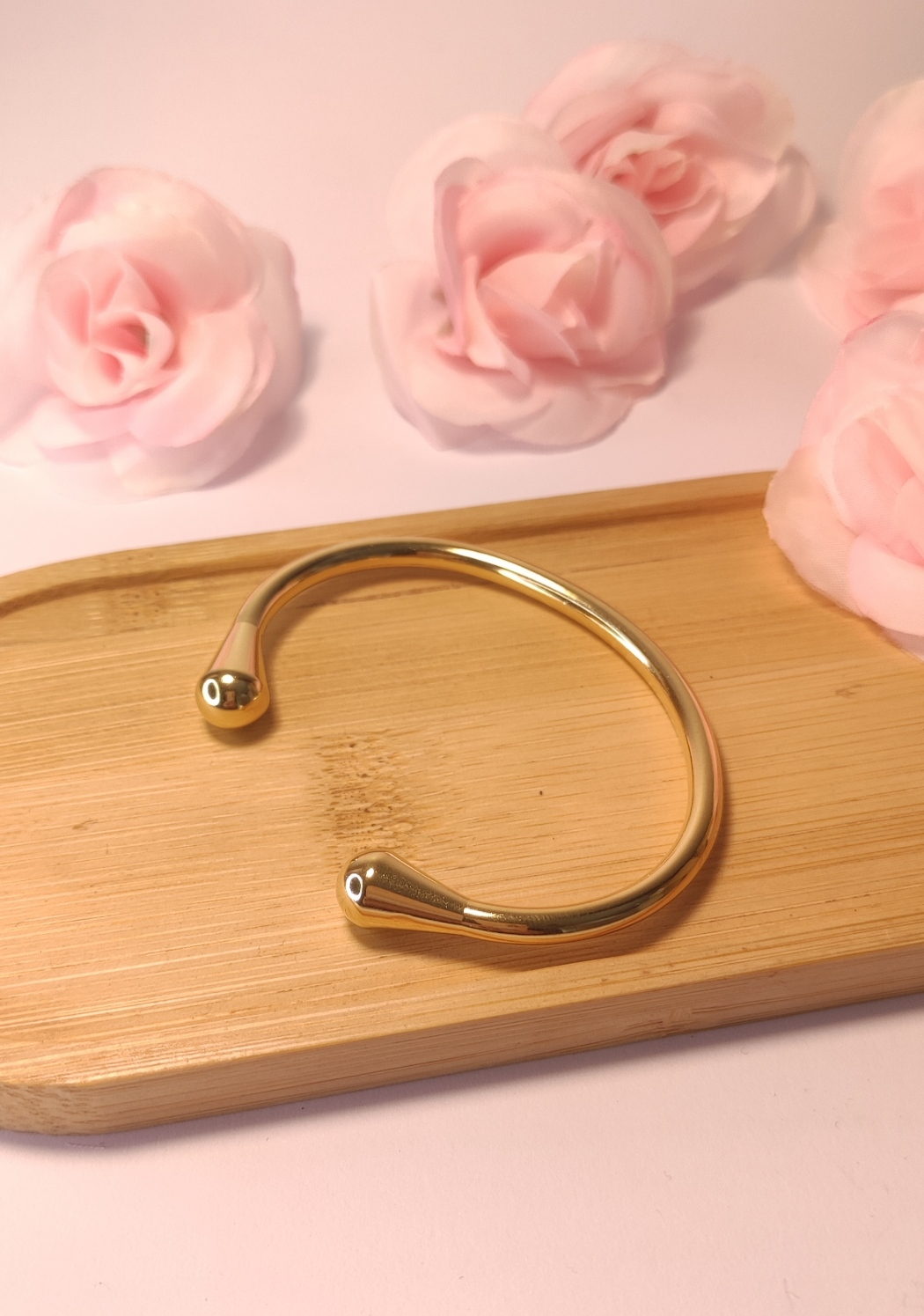 Jonc Doré Minimaliste et Élégant - Rêve de Rose