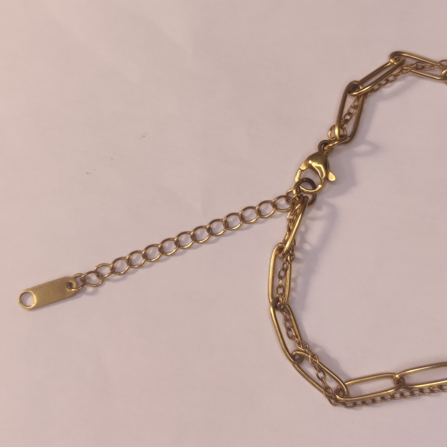 Fermoir collier double chaîne doré avec un pendentif pièce martelée - Rêve de Rose