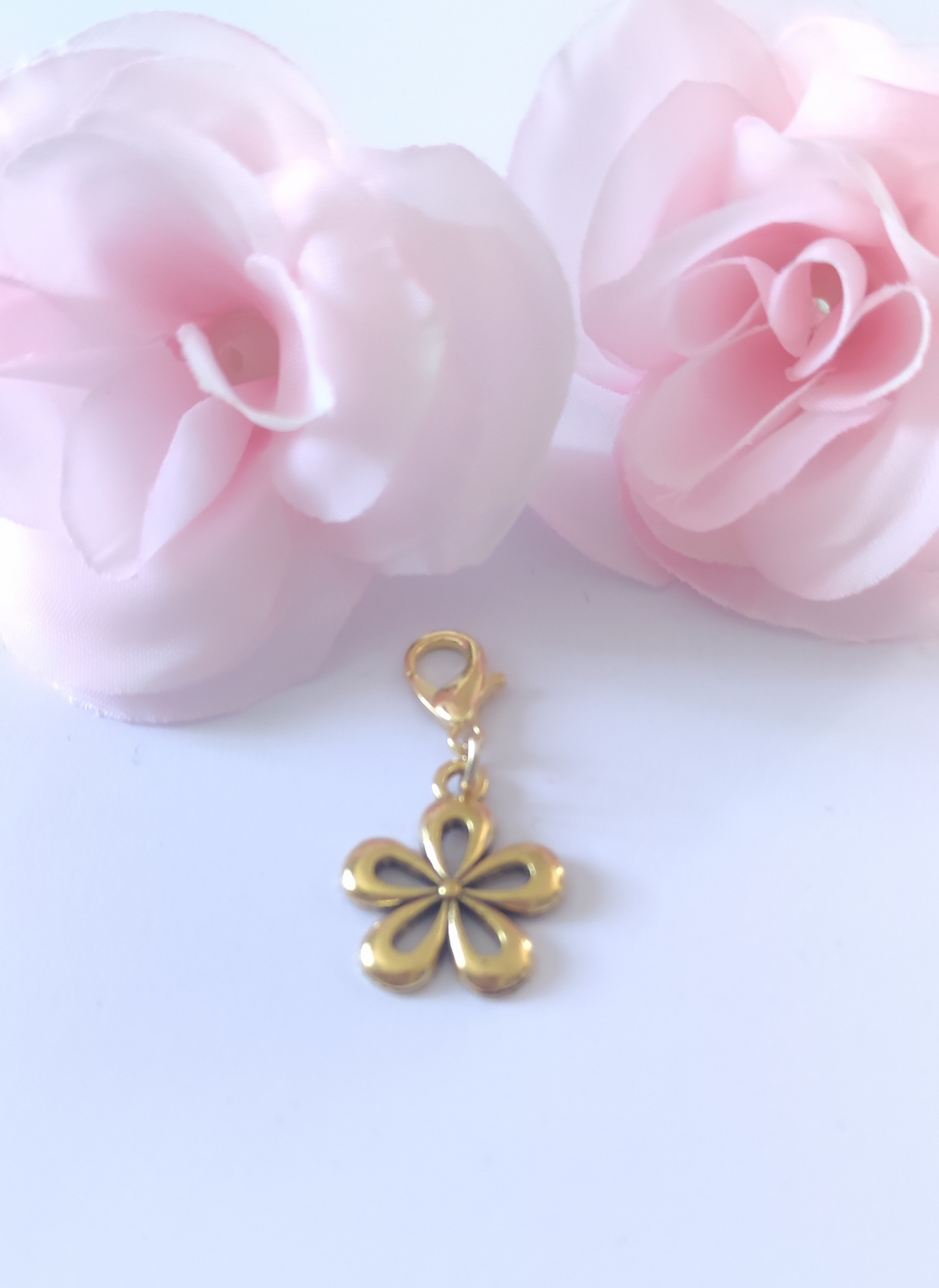 Charm fleur avec fermoir