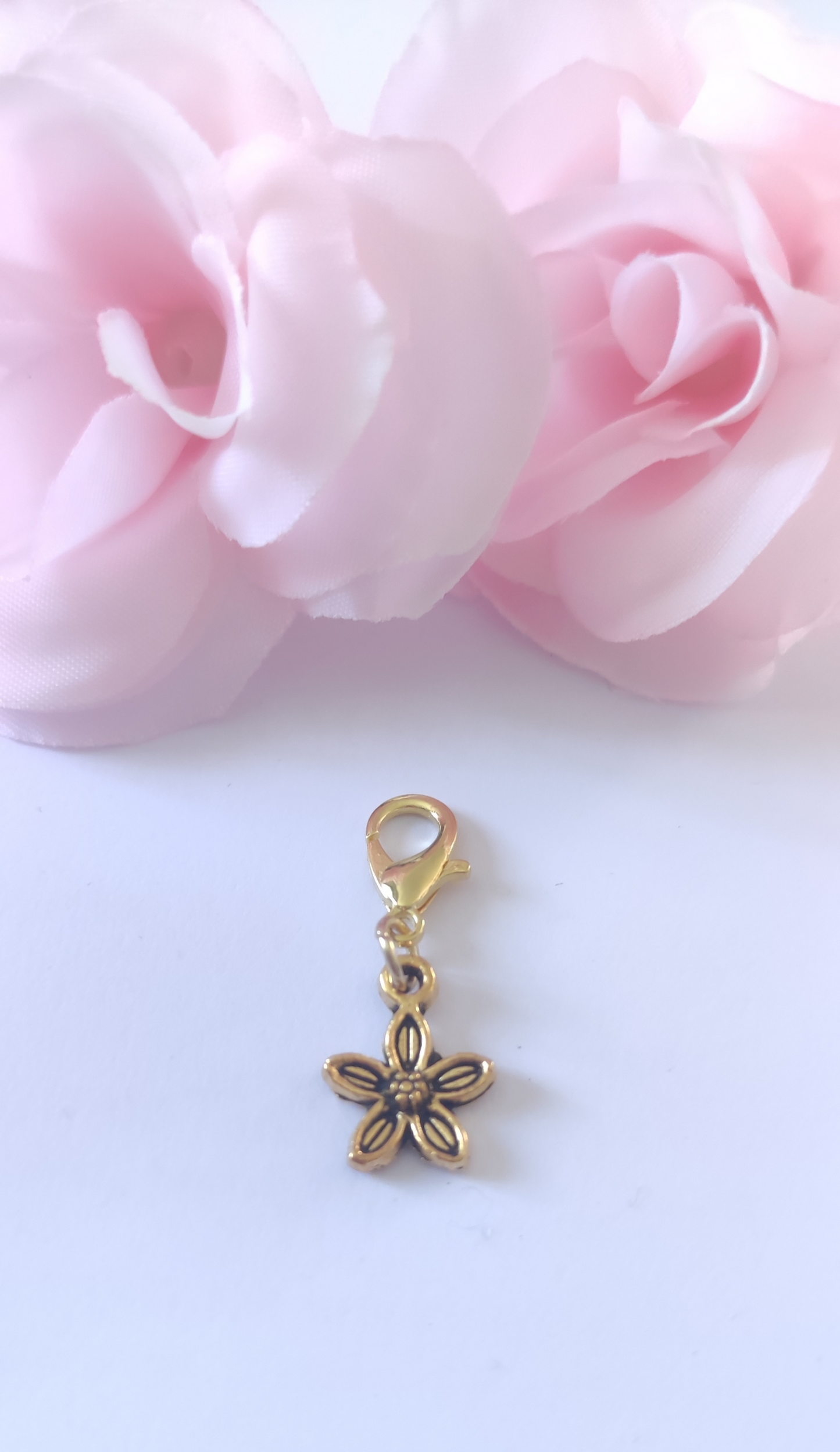 Charm fleur avec fermoir