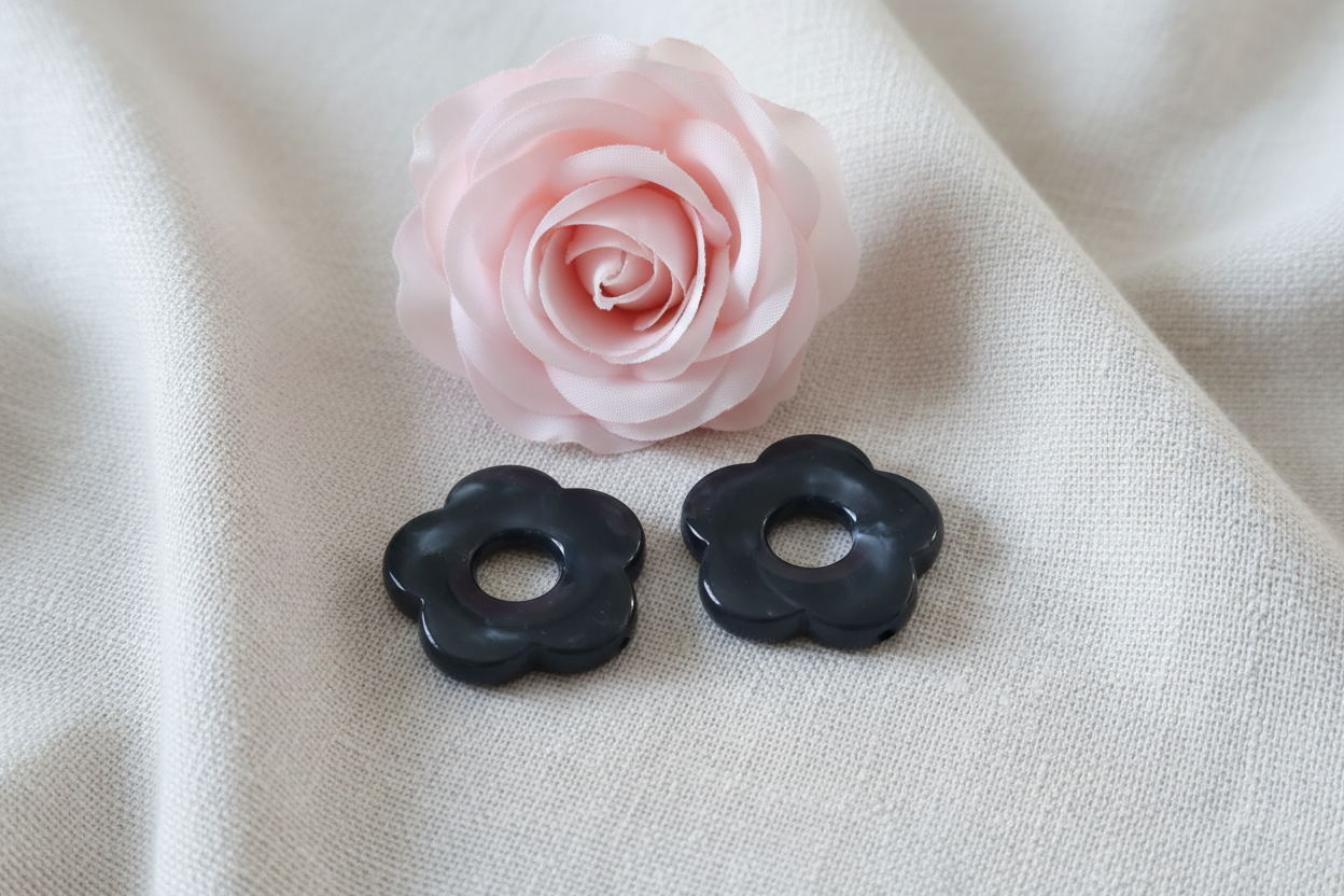 Lot de 2 Perles de fleurs noires