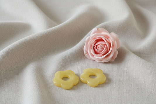 Lot de 2 Perles de fleurs jaune