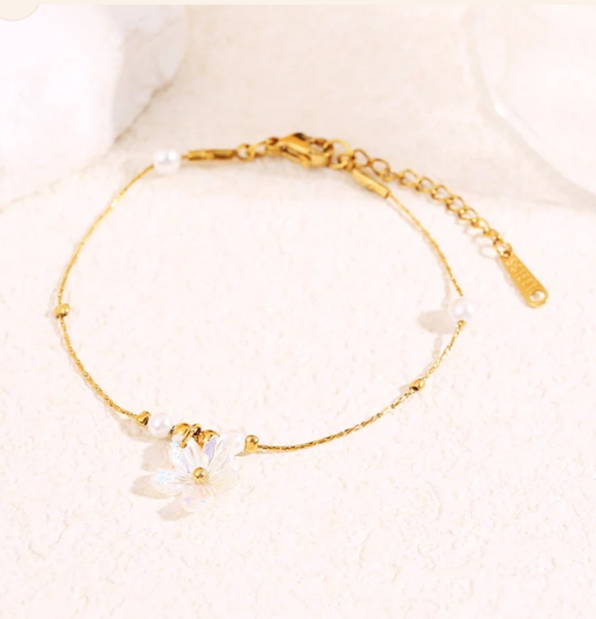 Bracelet Doré Perle Fleur Blanche et Perles Rondes - Rêve de Rose