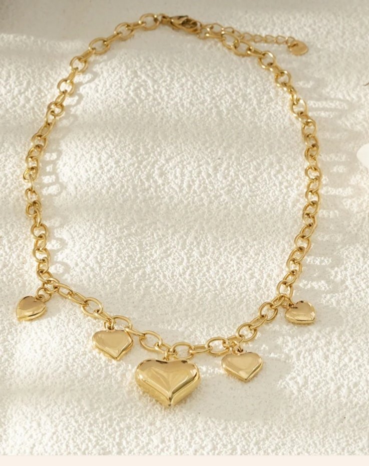 Collier Doré Pendentif Cœur et Petits Cœurs - Rêve de Rose