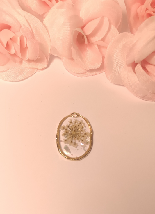 Charms fleurs séchées blanches