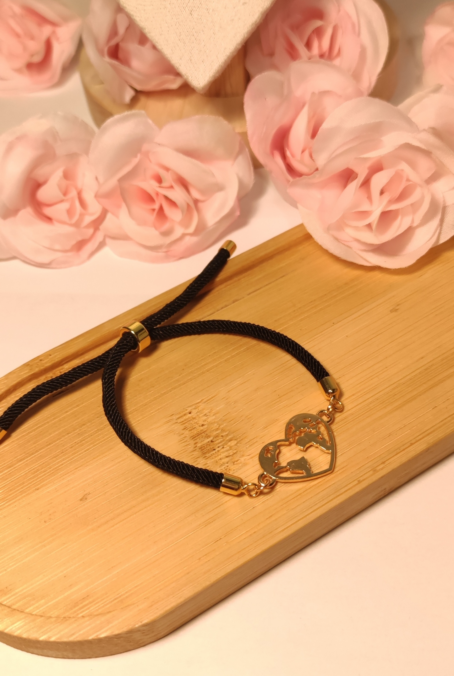 Bracelet Cordon Noir Cœur Carte du Monde Ajustable - Rêve de Rose