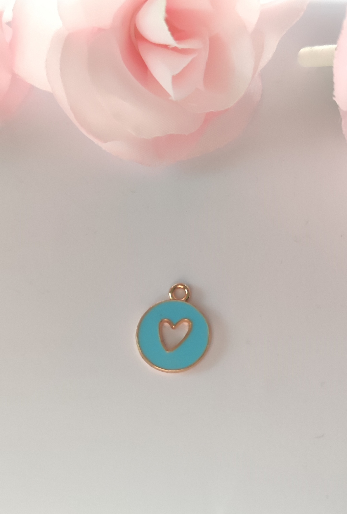Charms rond bleu cœur