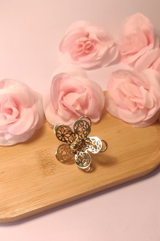 Bague Ajustable Dorée Fleur en Relief Acier Inoxydable - Rêve de Rose