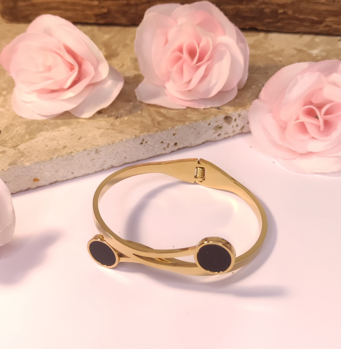 Bracelet Jonc Acier Inoxydable Doré Pierres Noires - Rêve de Rose