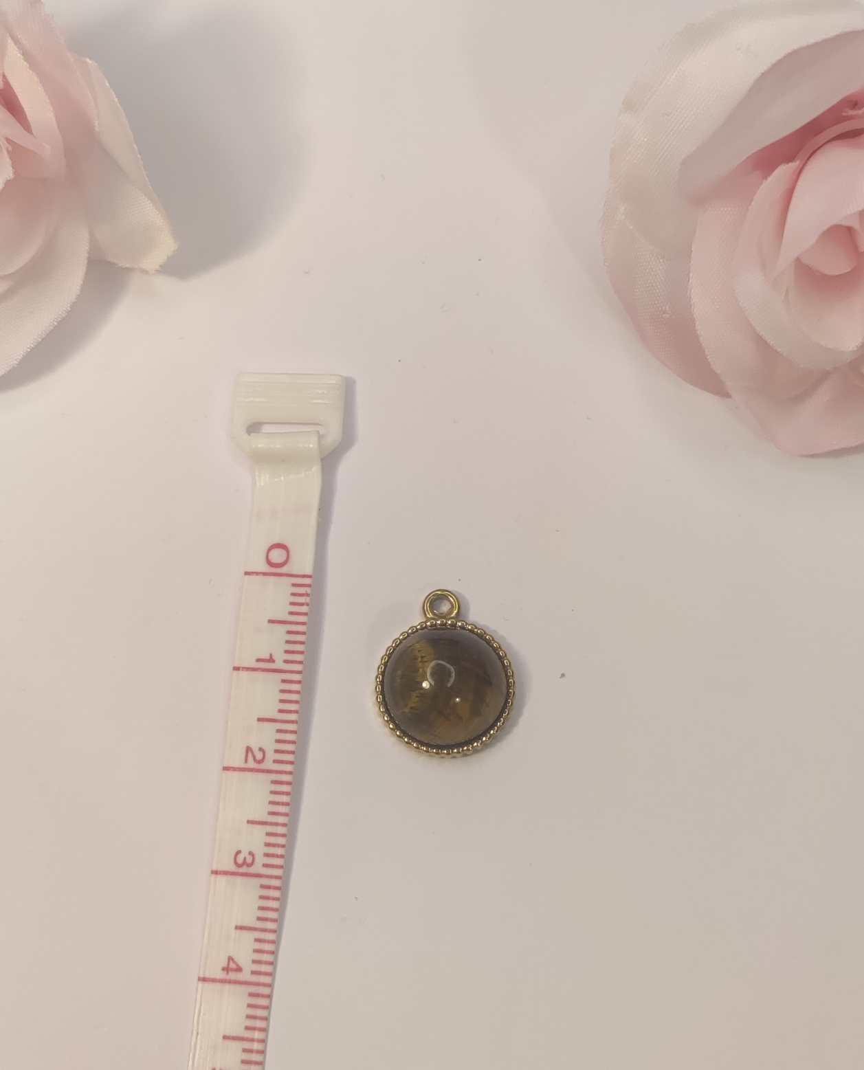 Charm Doré Rond avec Pierre Marron - Rêve de Rose