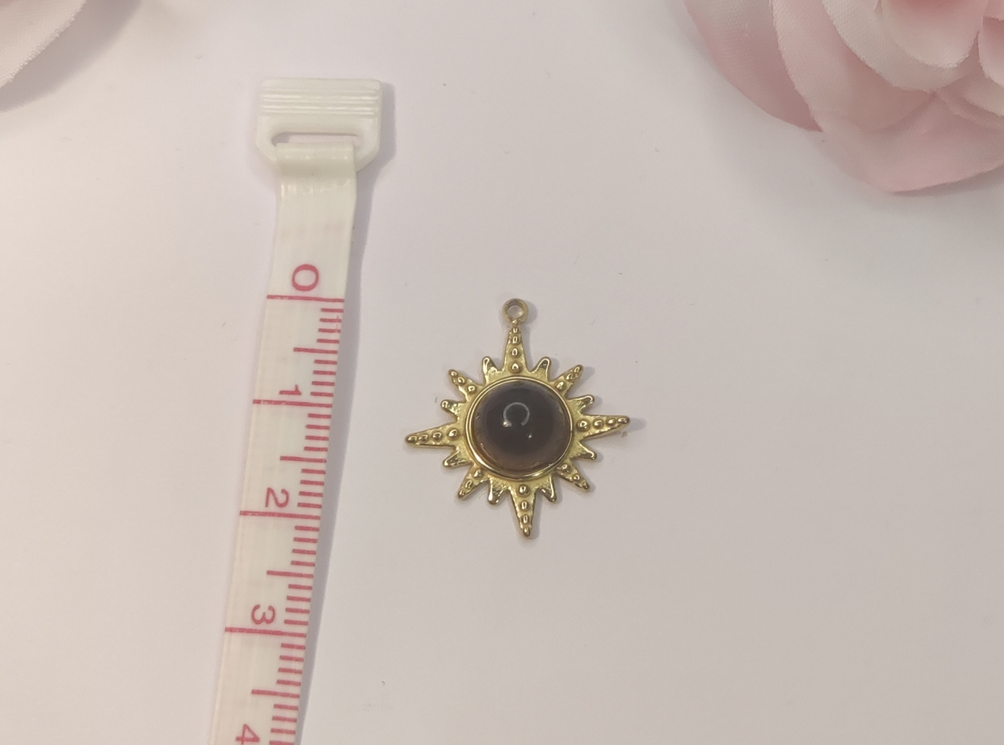 Charm Etoile Dorée avec Pierre Marron - Rêve de Rose