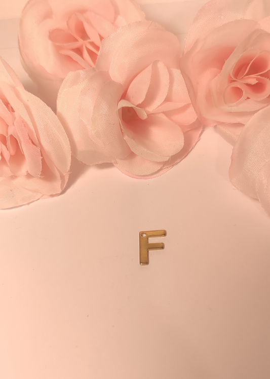 Charms lettre dorée F