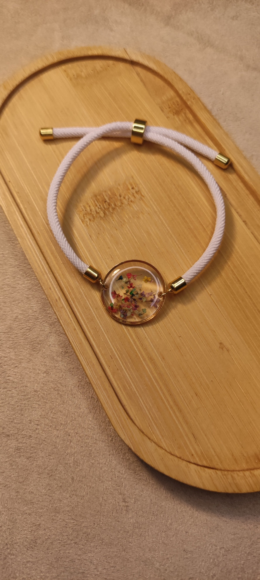 Bracelet Cordon Blanc Médaillon Résine Fleurs Colorées - Rêve de Rose