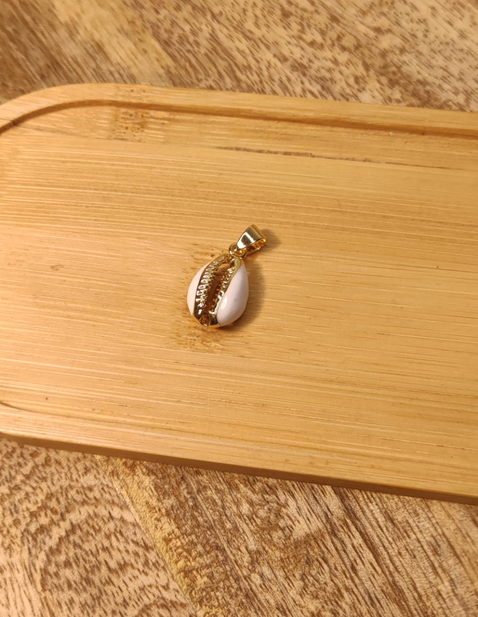 Charm Grain de Café Doré et Blanc 1,5cm