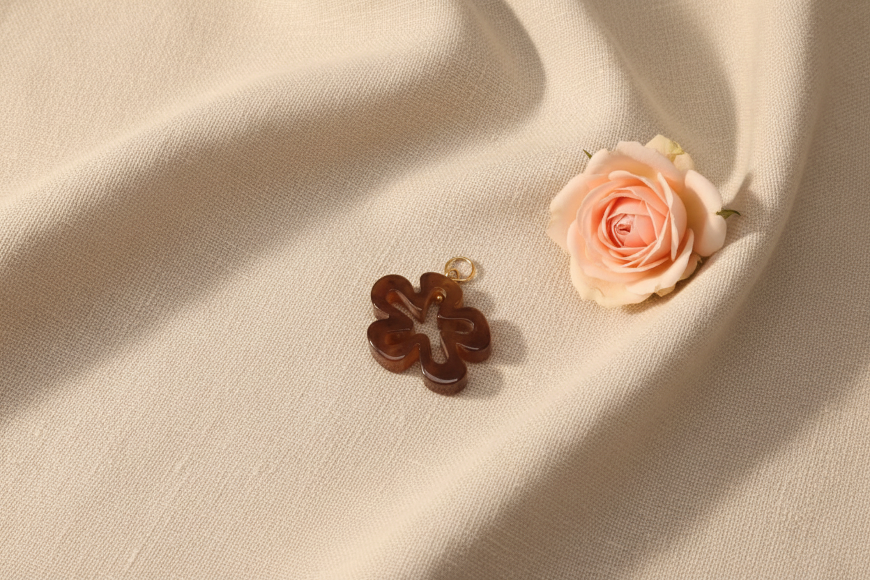 Charm Fleur Marron - Rêve de Rose