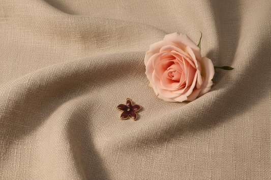 Charm Fleur Délicate 2cm Marron  - Rêve de Rose