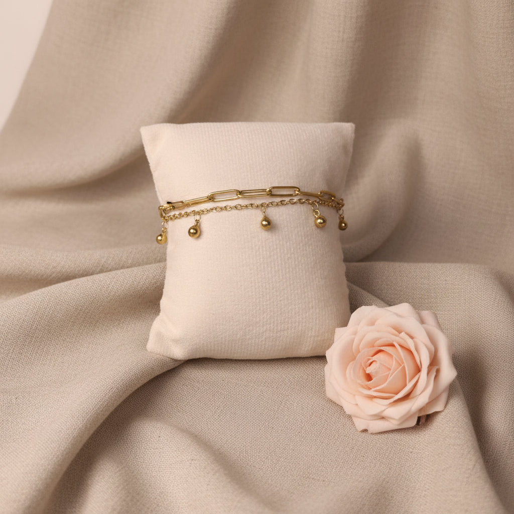 Bracelet double chaîne avec petites perles pendantes dorées - Rêve de Rose