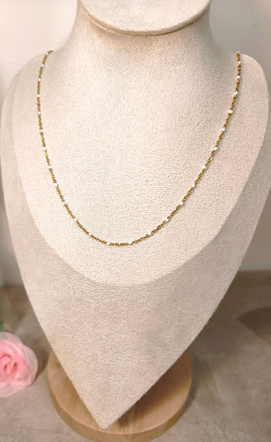 Collier Chaîne Fine Dorée Perles Blanches Personnalisable - Rêve de Rose