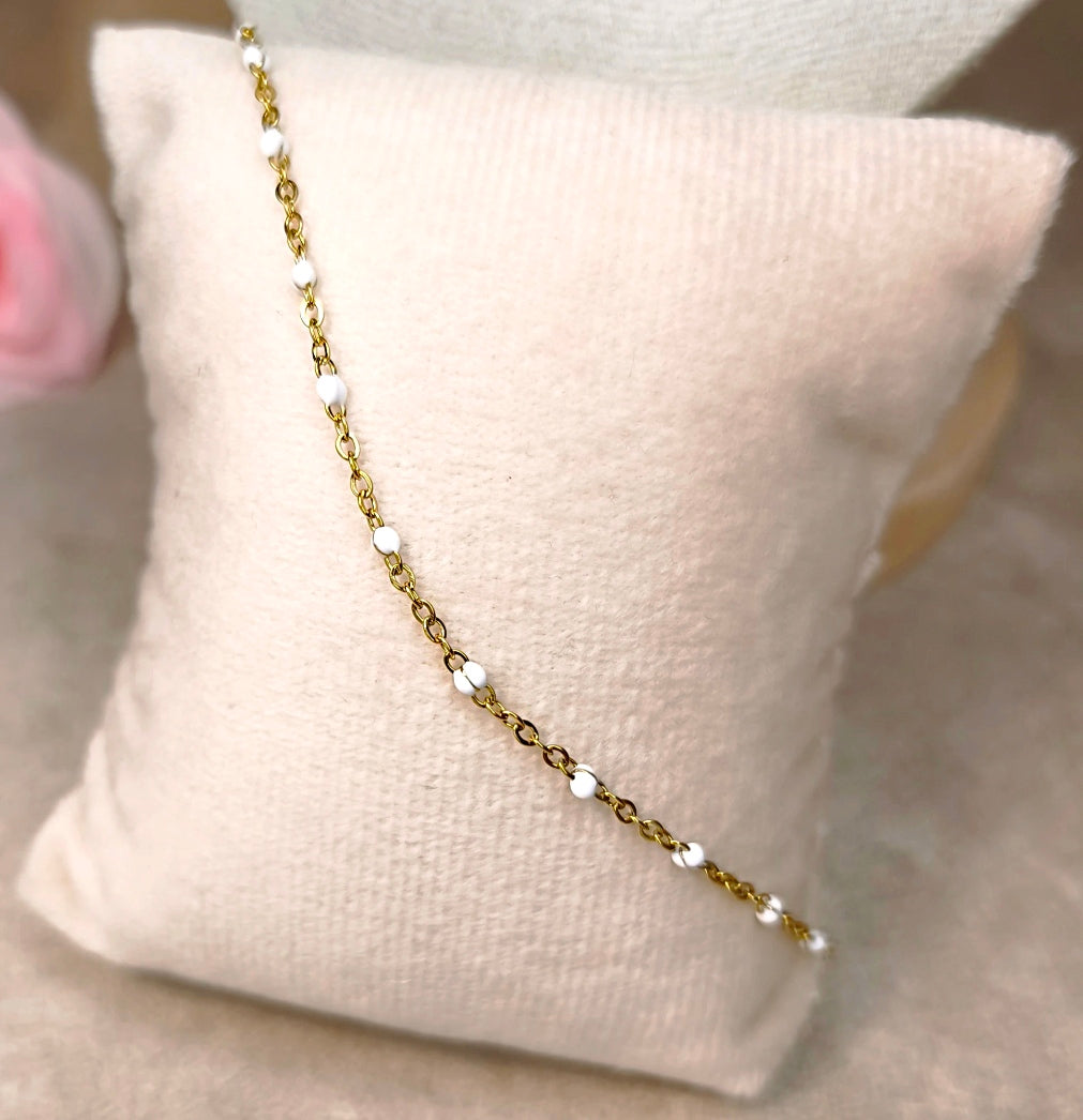 Bracelet Chaîne Fine Torsadée Perles Blanches Personnalisable - Rêve de Rose