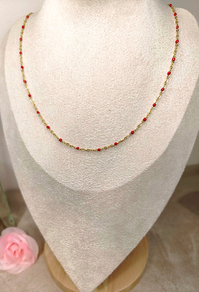 Collier Chaîne Fine Dorée Perles Rouges Personnalisable - Rêve de Rose