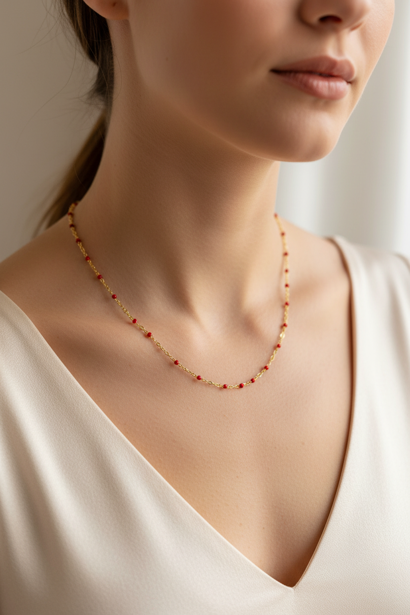 Collier Chaîne Fine Dorée Perles Rouges Personnalisable - Rêve de Rose
