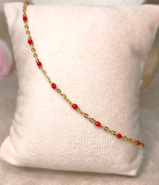 Bracelet Chaîne Fine Dorée Perles Rouges Personnalisable - Rêve de Rose