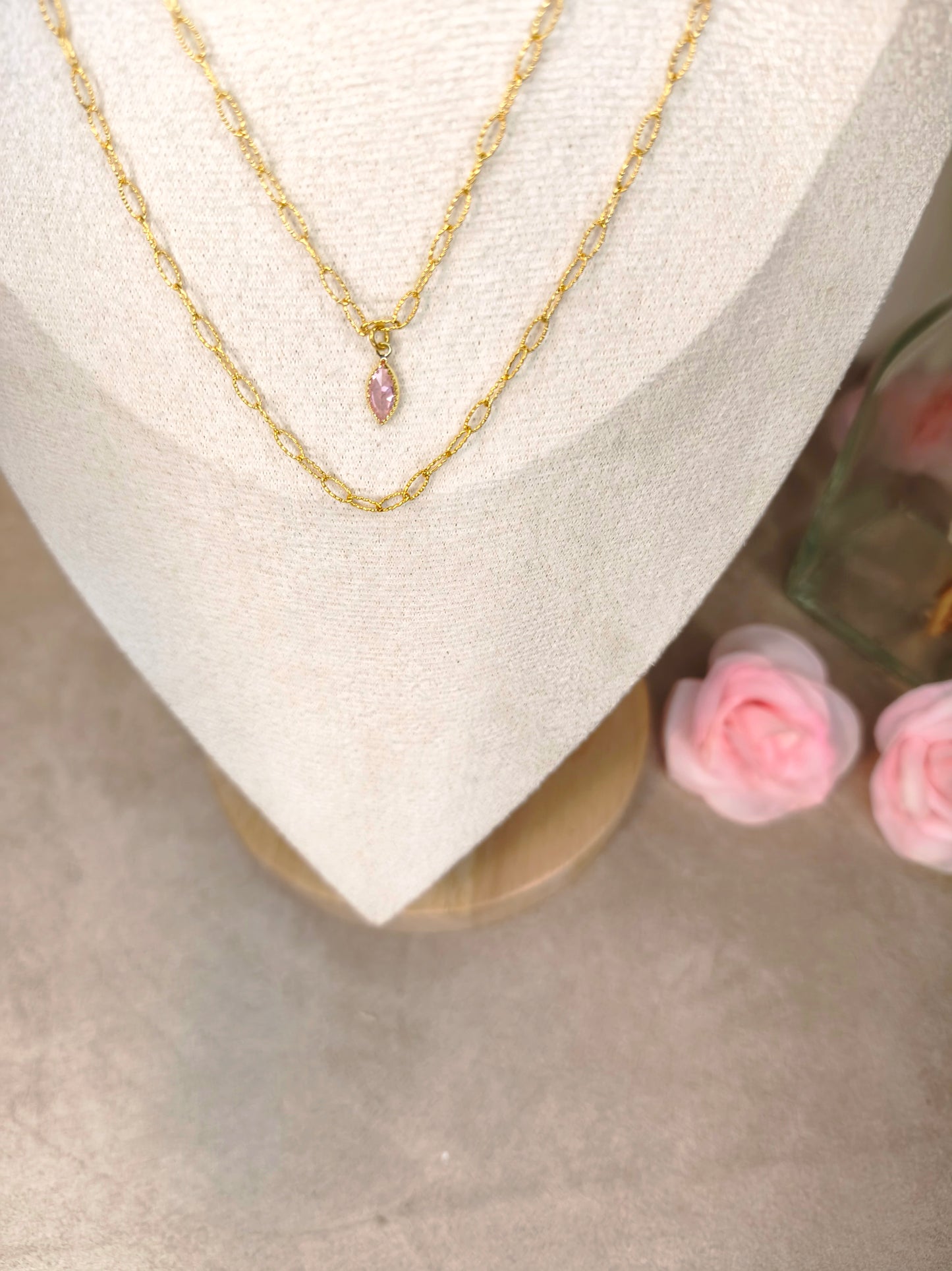 Collier double chaîne doré avec pendentif petite pierre en losange scintillante rose - Rêve de Rose