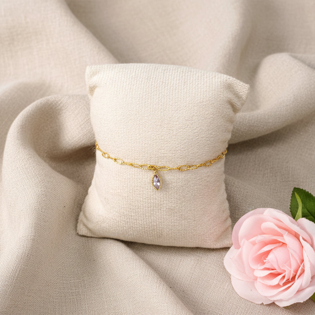 Bracelet fin avec petite pierre losange scintillante mauve - Rêve de Rose