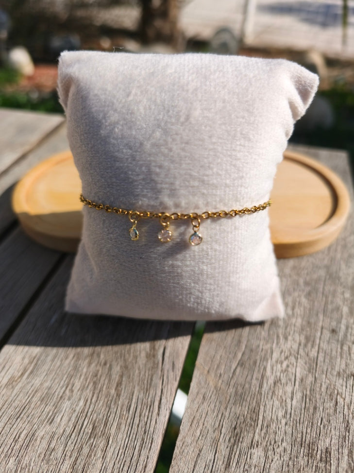 Bracelet chaîne fine avec 3 petites pierres scintillante - Rêve de Rose