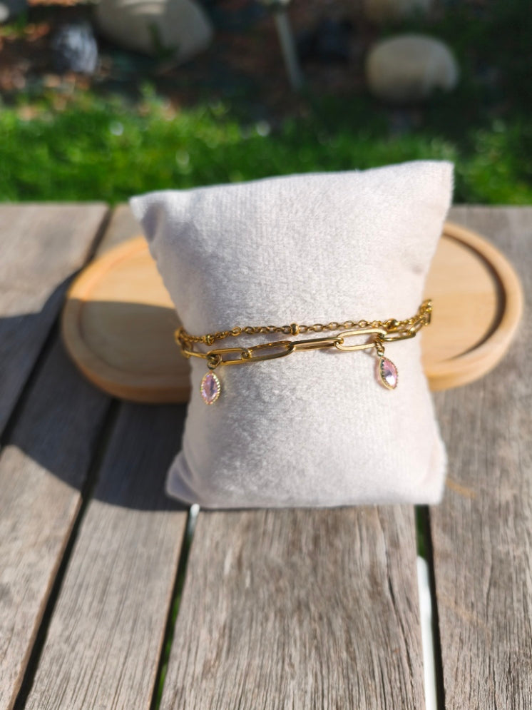 Bracelet double chaîne dorée avec 3 petites pierre losange scintillantes rose - Rêve de Rose