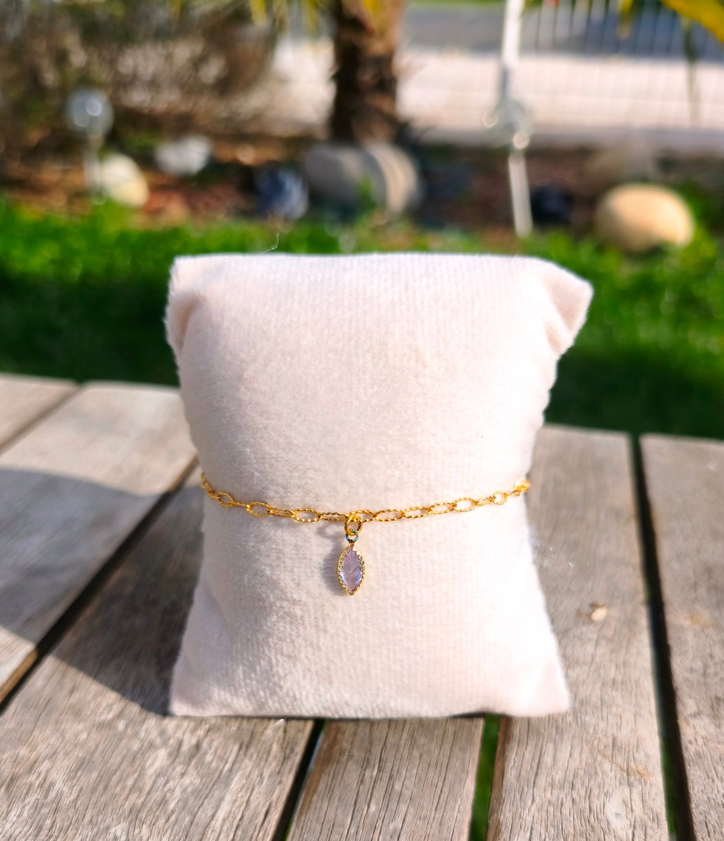 Bracelet fin avec petite pierre losange scintillante mauve - Rêve de Rose