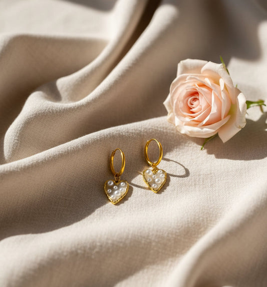 Boucles d'oreille anneau cœur  avec perles blanches en transparence - Rêve de Rose