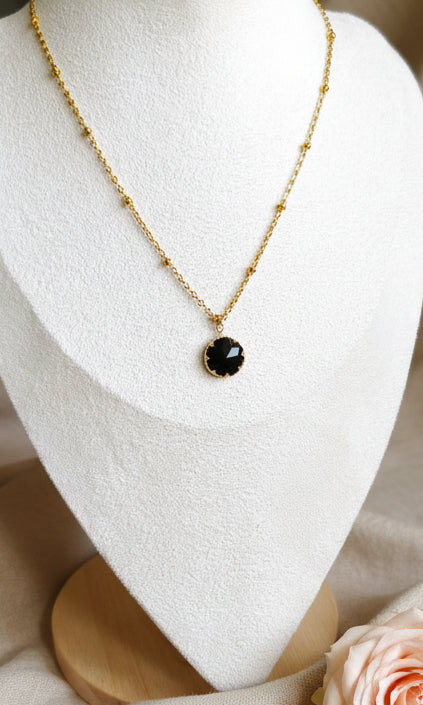 Collier acier inoxydable doré avec pendentif pierre ronde noire - Rêve de Rose