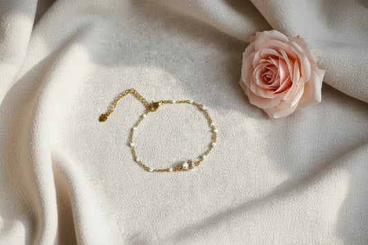 Bracelet chaîne fine acier inoxydable et perles blanches avec pierre verre scintillante - Rêve de Rose 