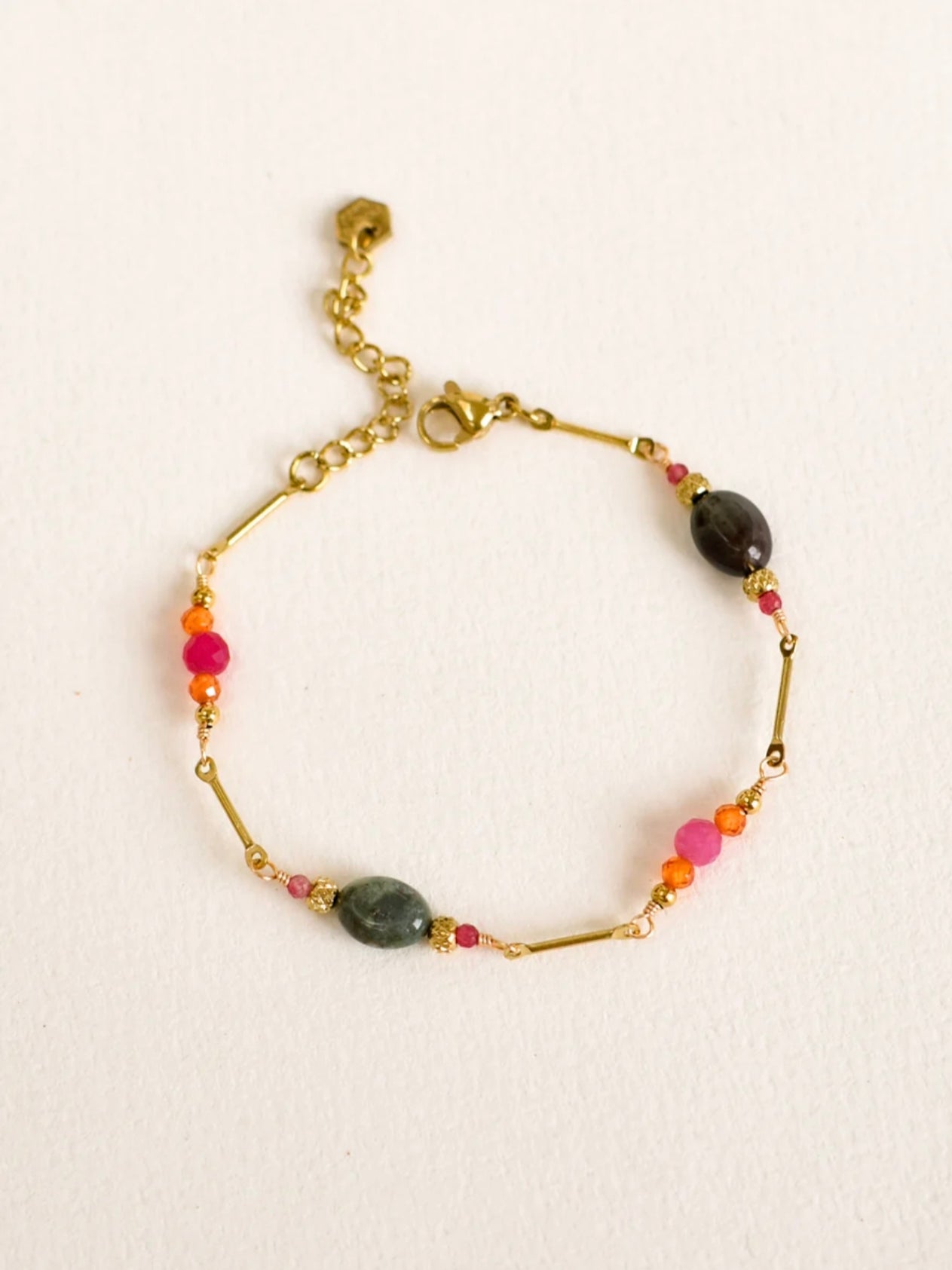 Bracelet pierres naturelles multicolores et oxyde de zirconium acier inoxydable doré réglable – Rêve de Rose