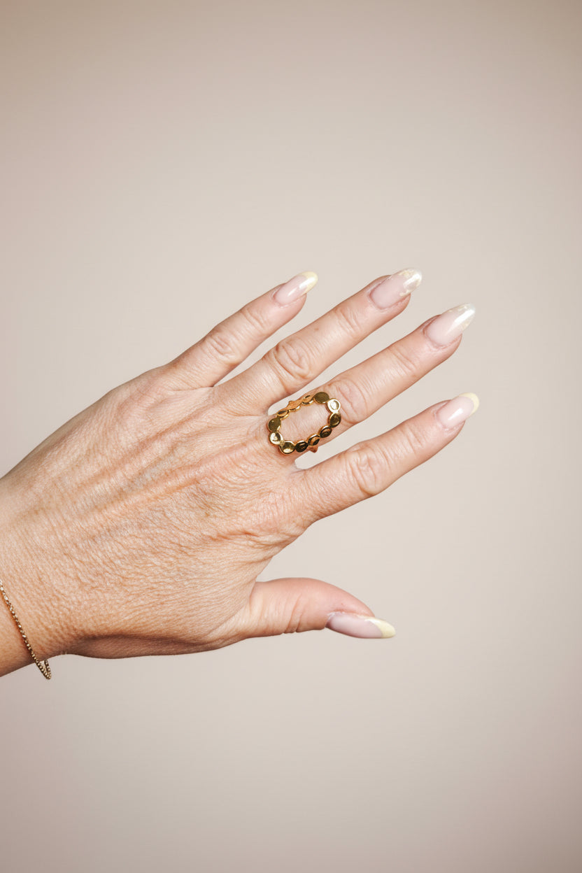 Bague Solstice acier doré design cercle pastilles – anneau ajustable sans nickel bijou architectural Rêve de Rose