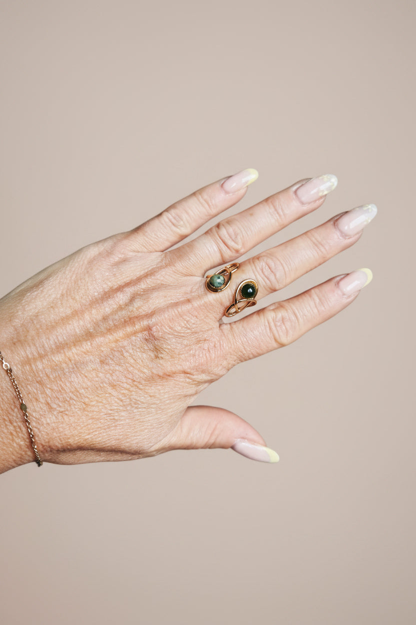 Bague Ivy acier inoxydable doré & jade vert – double anneau entrelacé ajustable sans nickel pierre chance Rêve de Rose