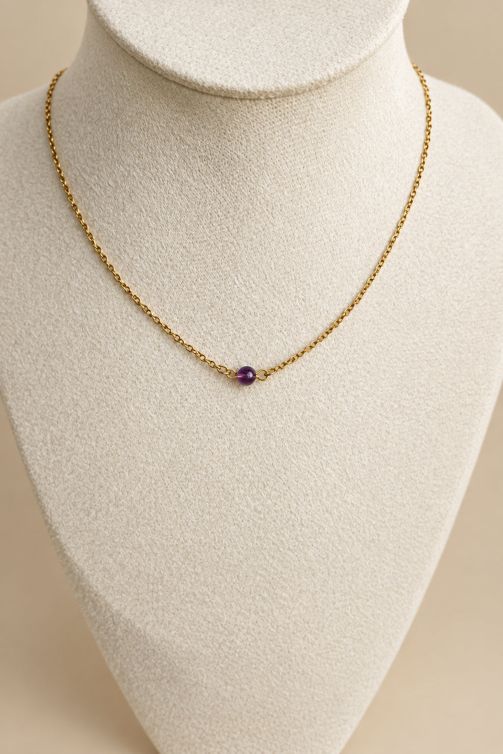 Collier avec petite pierre naturelle améthyste de 4 mm sur chaîne en acier inoxydable plaqué or 18 carats 