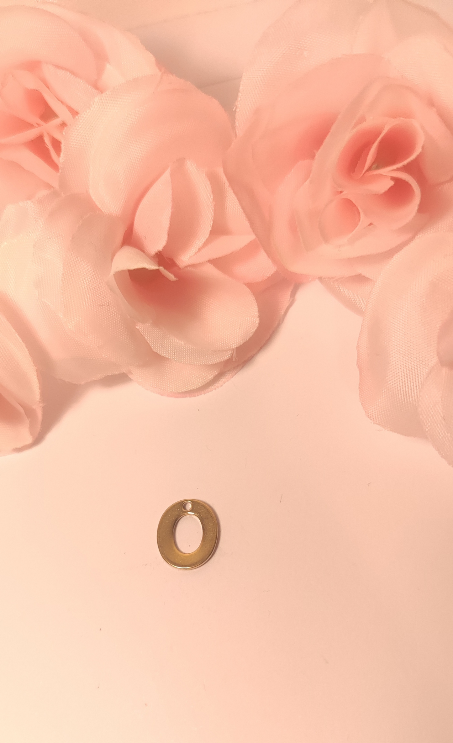 Charms lettre dorée O